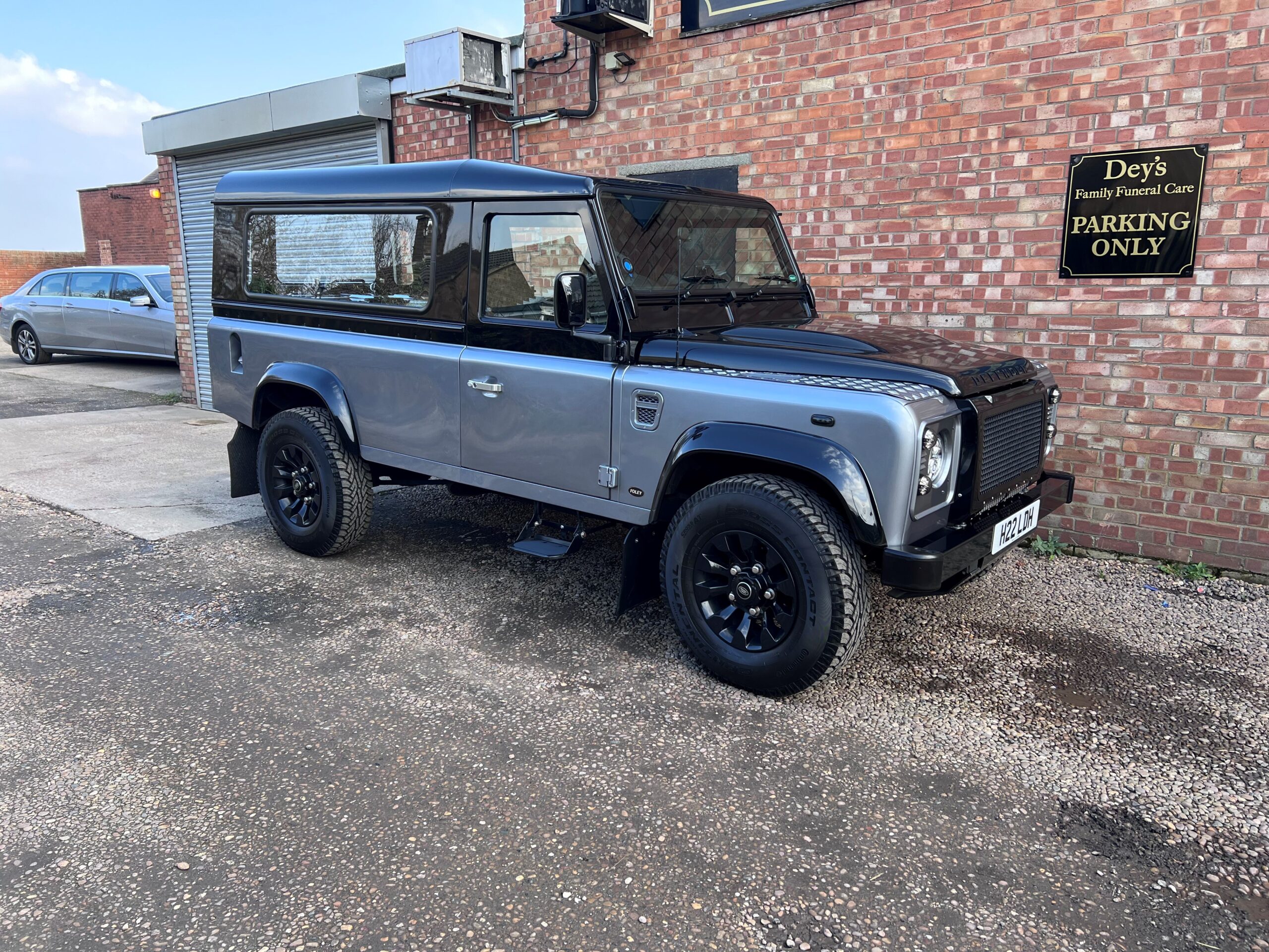 Land rover hearse 2